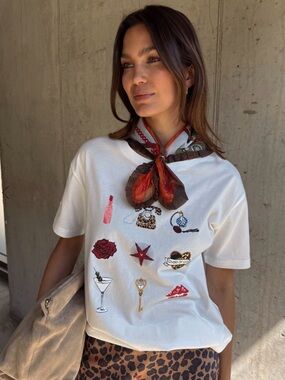 Never Fully Dressed Icons T-Shirt NWT Size 2XL